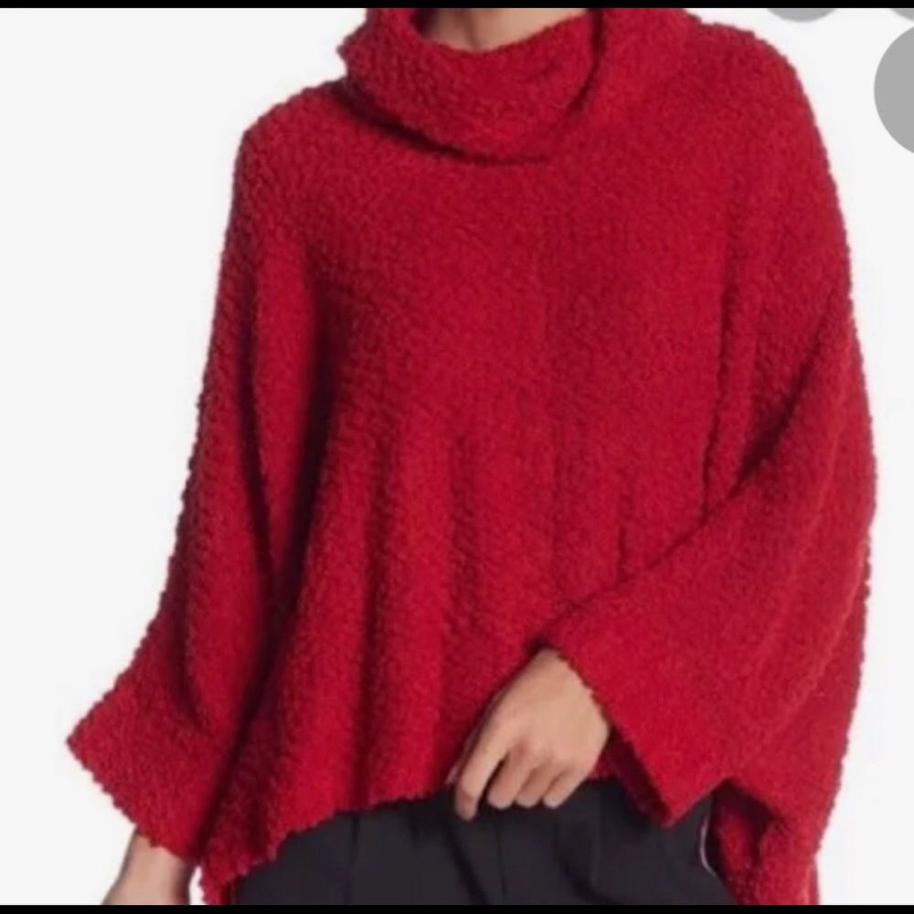 Romeo & Juliet Couture Pullover